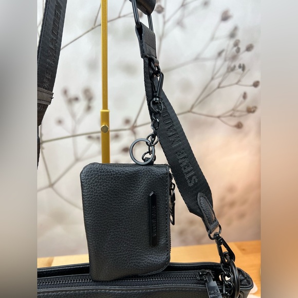 Steve Madden Black Quilted style Crossbody Bag with Chain Strap - Picture 3 of 12